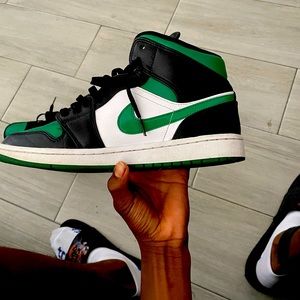 brand new !!👟🟢⚫️⚪️